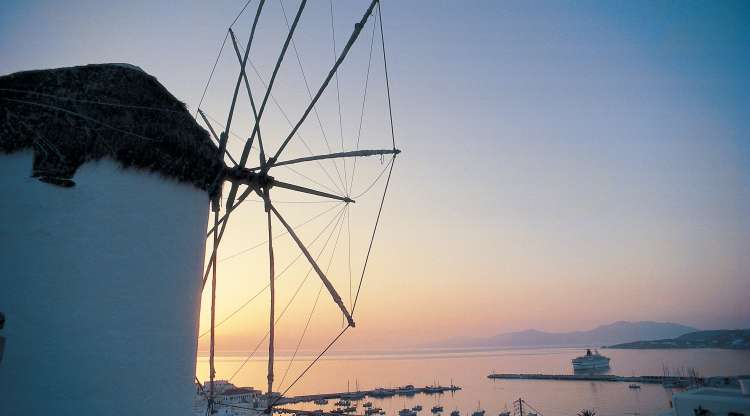 I mulini di Mykonos in una crociera Costa